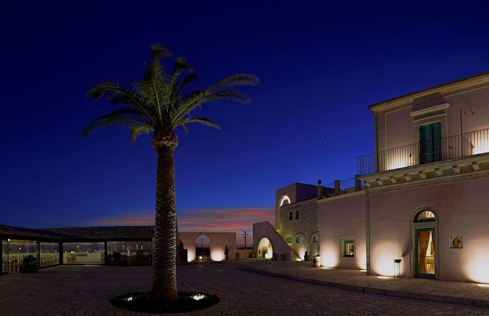 Poggio Del Sole Hotel Contrada Cimillà Exterior photo